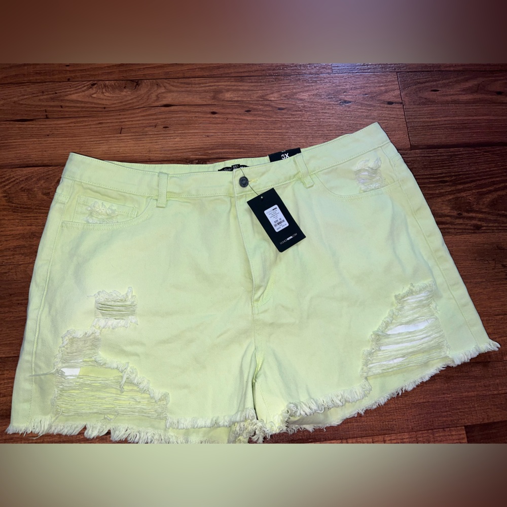 Fashion Nova Yellow Cutoff shorts 3X
